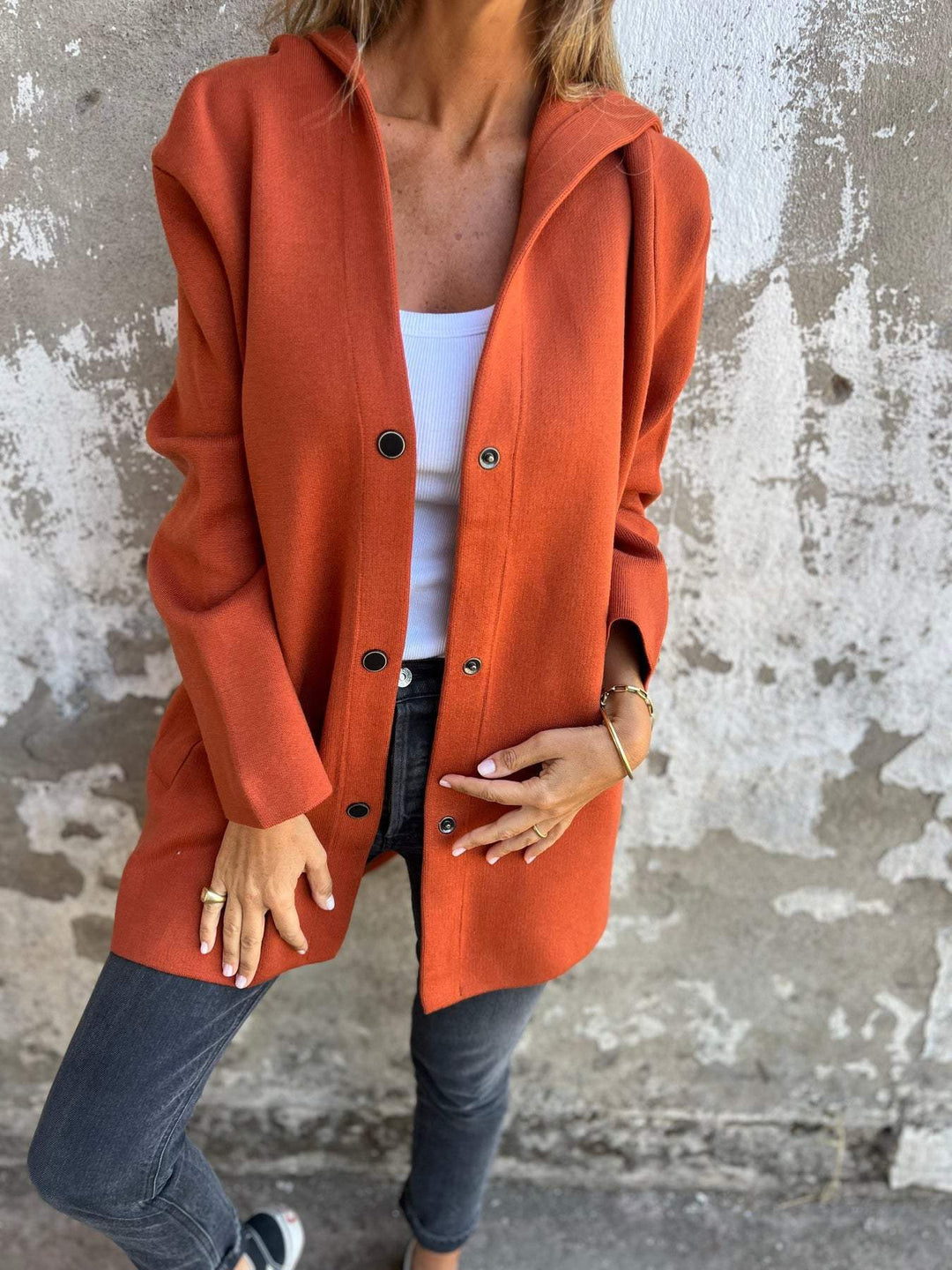 Adriana - Cardigan à boutons et capuche